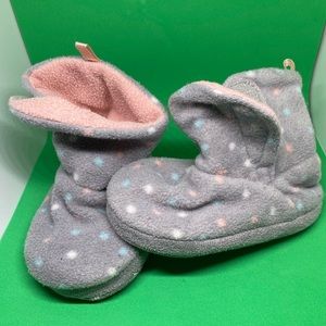 Old Navy Baby/ Toddler Slipper Booties Size xs -5/6